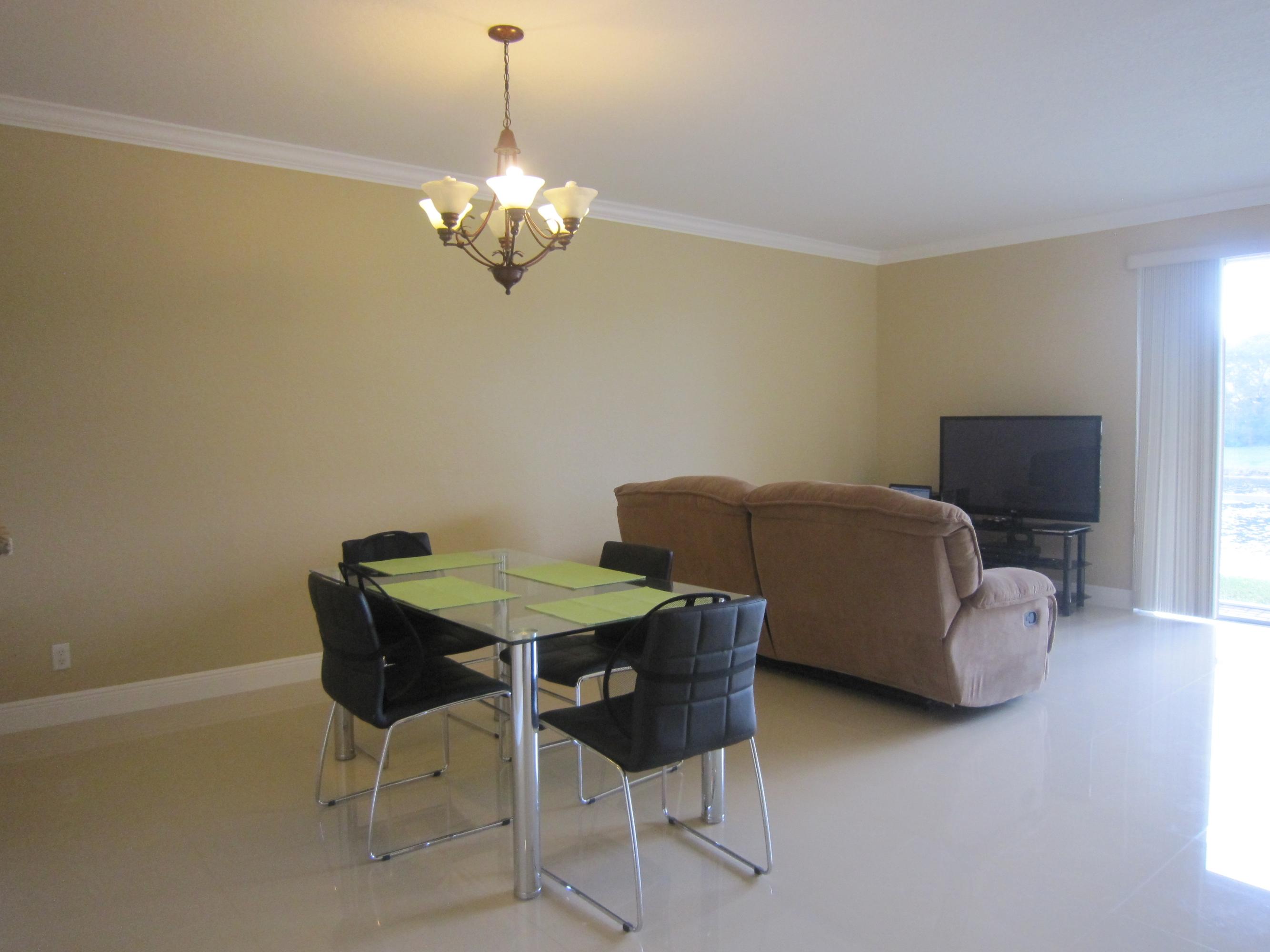 2164 Oakmont Drive Riviera Beach, FL 33404 - Photo 5 of 29 023