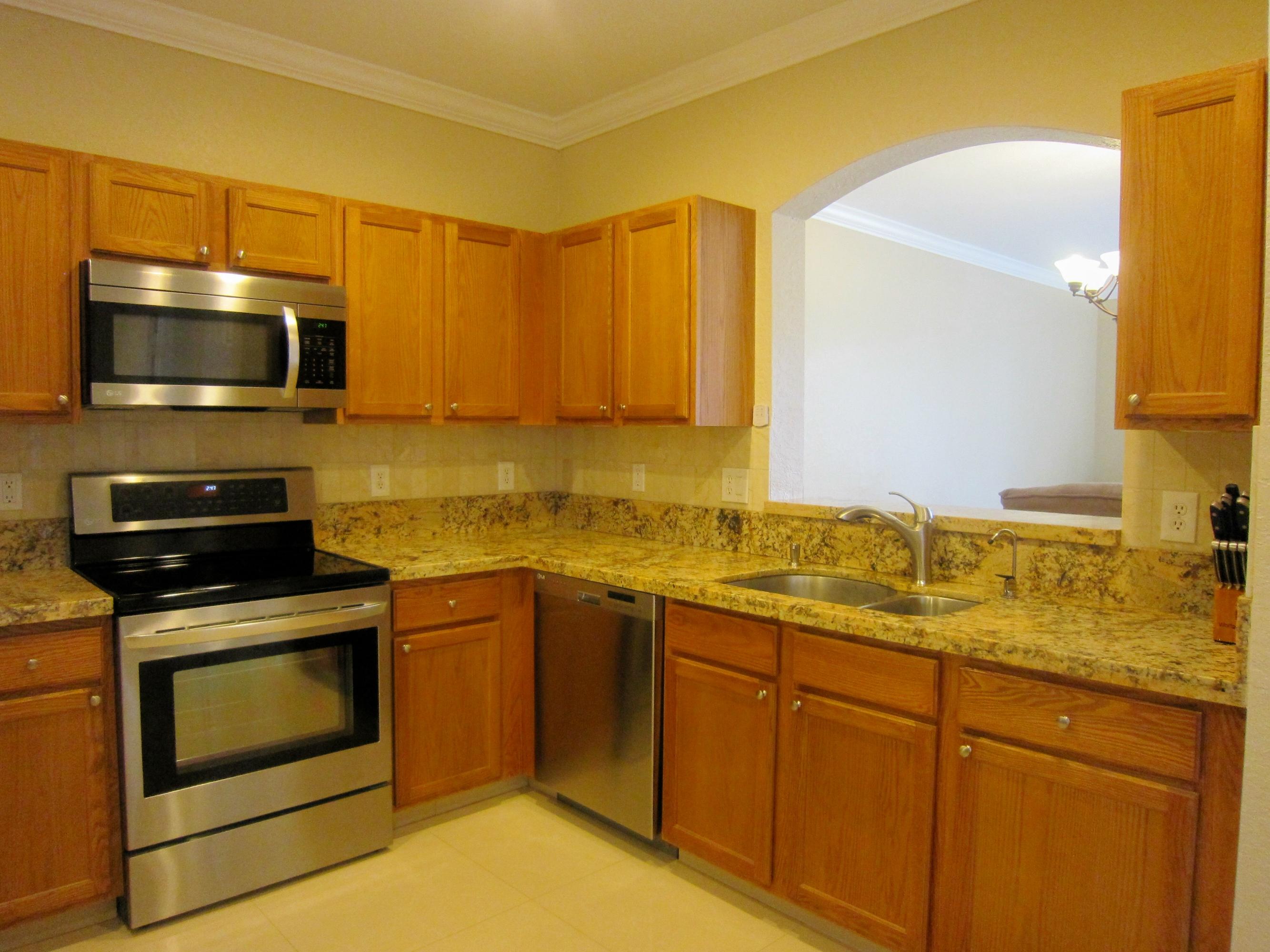 2164 Oakmont Drive Riviera Beach, FL 33404 - Photo 10 of 29 033