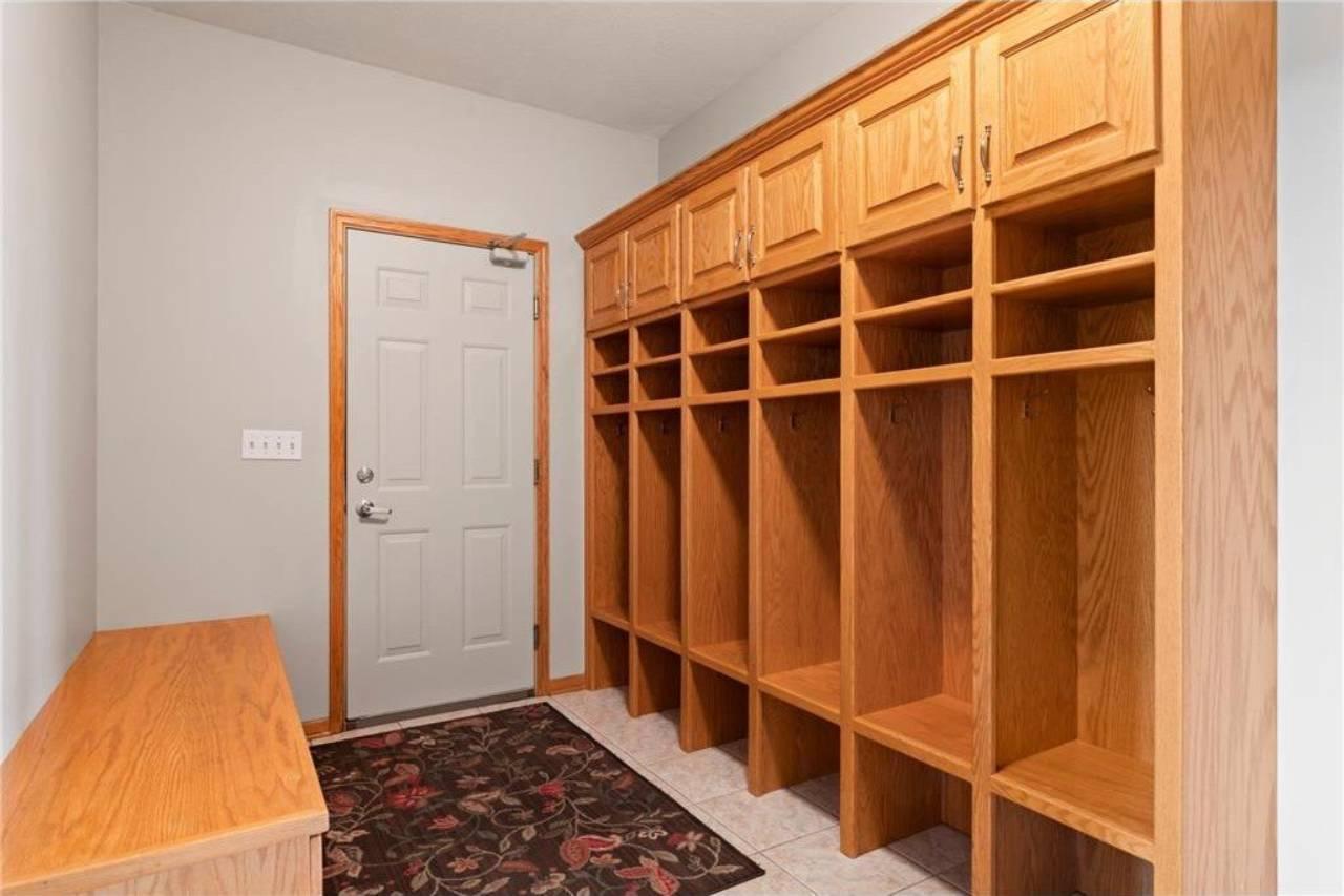 1057 Ridge Crest Lane Northwest Rochester, MN 55901 - Photo 28 of 105