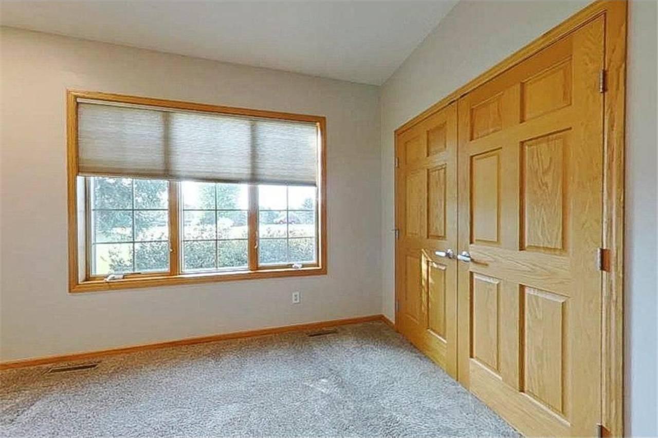 1057 Ridge Crest Lane Northwest Rochester, MN 55901 - Photo 37 of 105