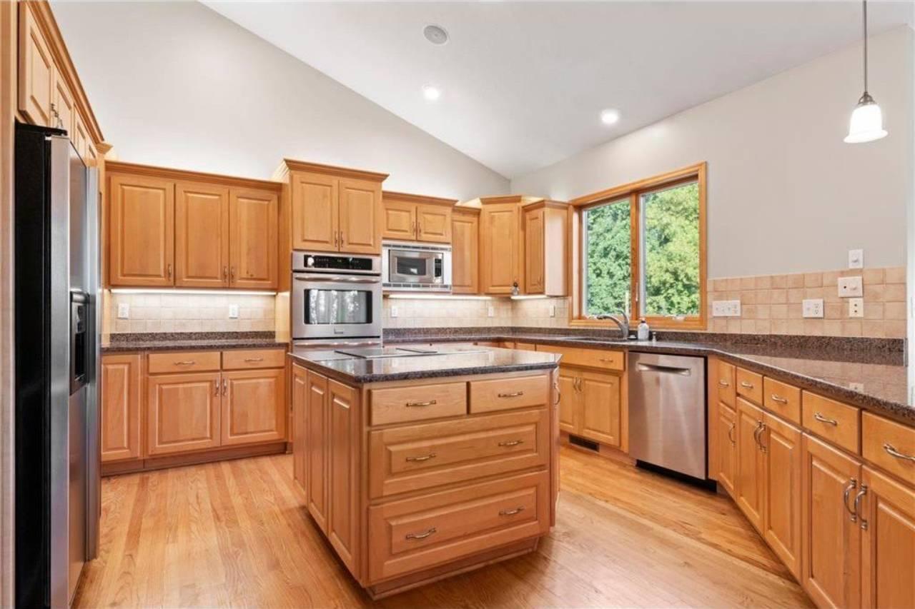 1057 Ridge Crest Lane Northwest Rochester, MN 55901 - Photo 5 of 105