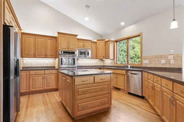 $979,900 | 1057 Ridge Crest Lane Northwest, Rochester, MN 55901