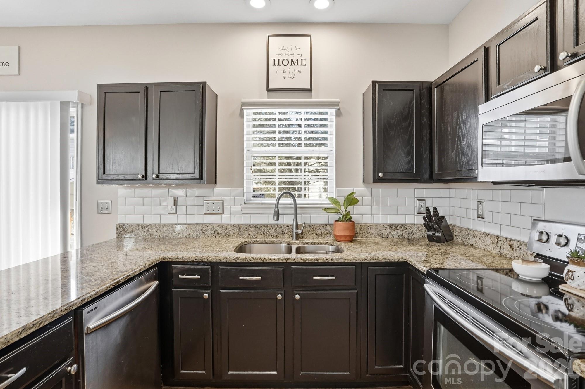 9230 Rotherham Lane Charlotte, NC 28216 - Photo 8 of 19