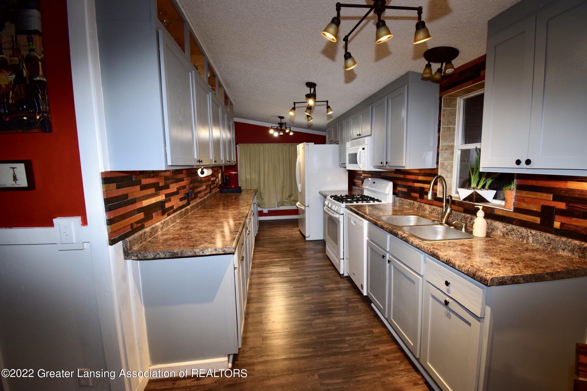 11911 Sandborn Road Portland, MI 48875 - Photo 11 of 22 Kitchen