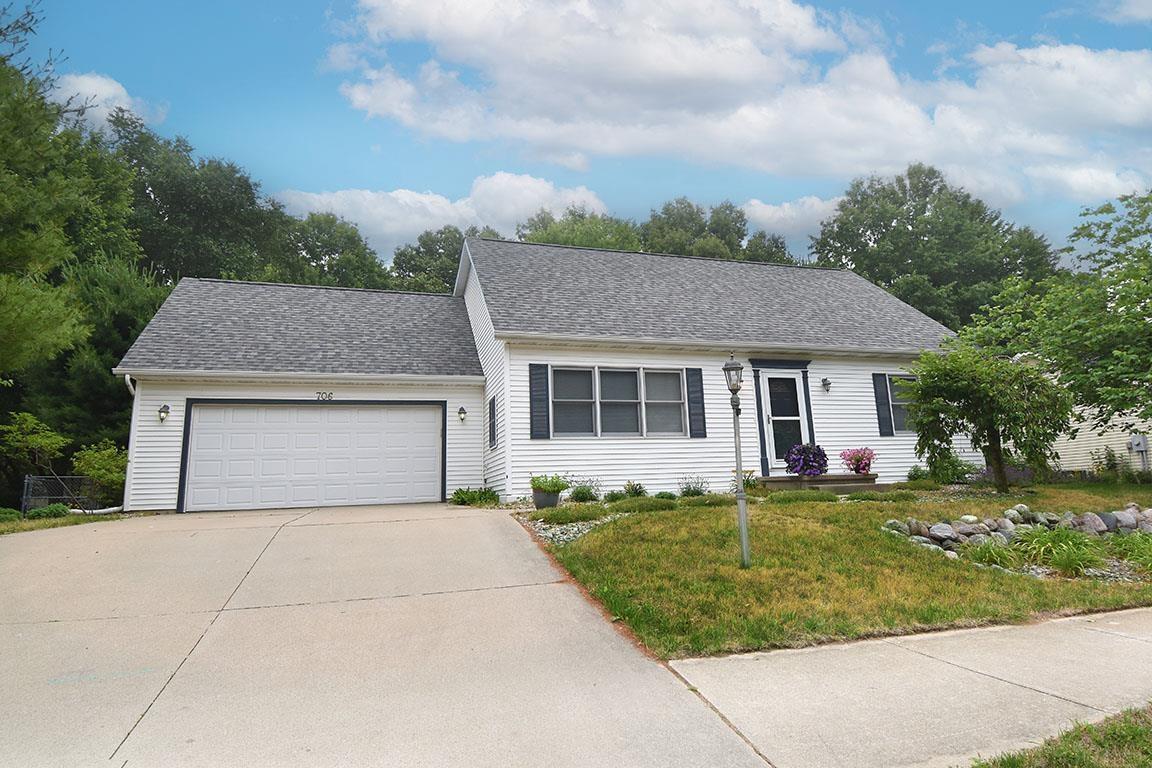 706 Spring Valley Drive Middlebury, IN 46540 - Photo 1 of 36 Gallery Image 1