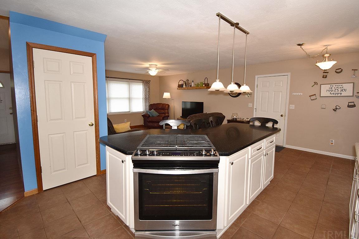 706 Spring Valley Drive Middlebury, IN 46540 - Photo 11 of 36 Gallery Image 11
