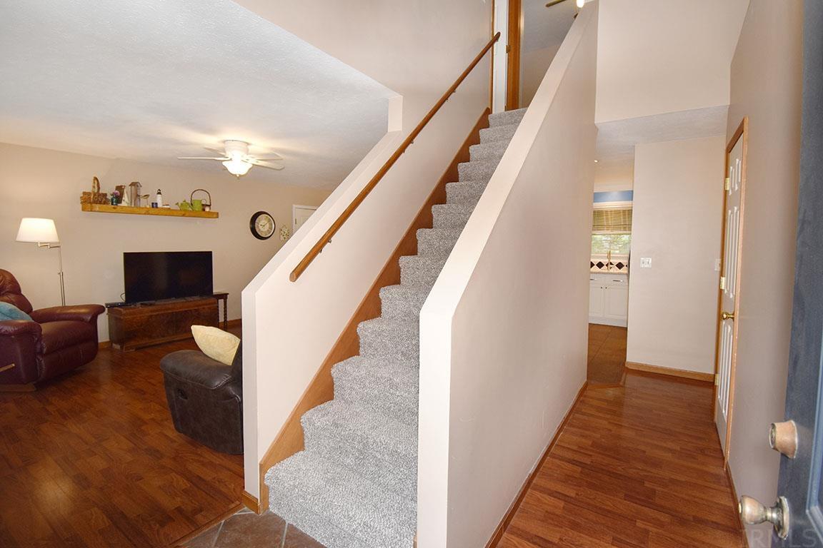 706 Spring Valley Drive Middlebury, IN 46540 - Photo 4 of 36 Gallery Image 4