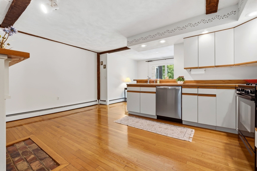 307 Maple Street, Unit 307 Danvers, MA 01923 - Photo 9 of 25 Gallery Image 9