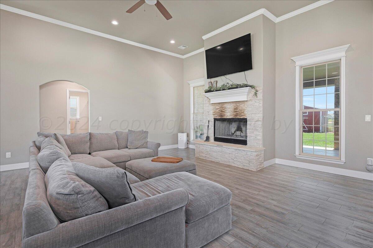 10075 Ten Pt Road Canyon, TX 79015 - Photo 6 of 28 07-Living Room