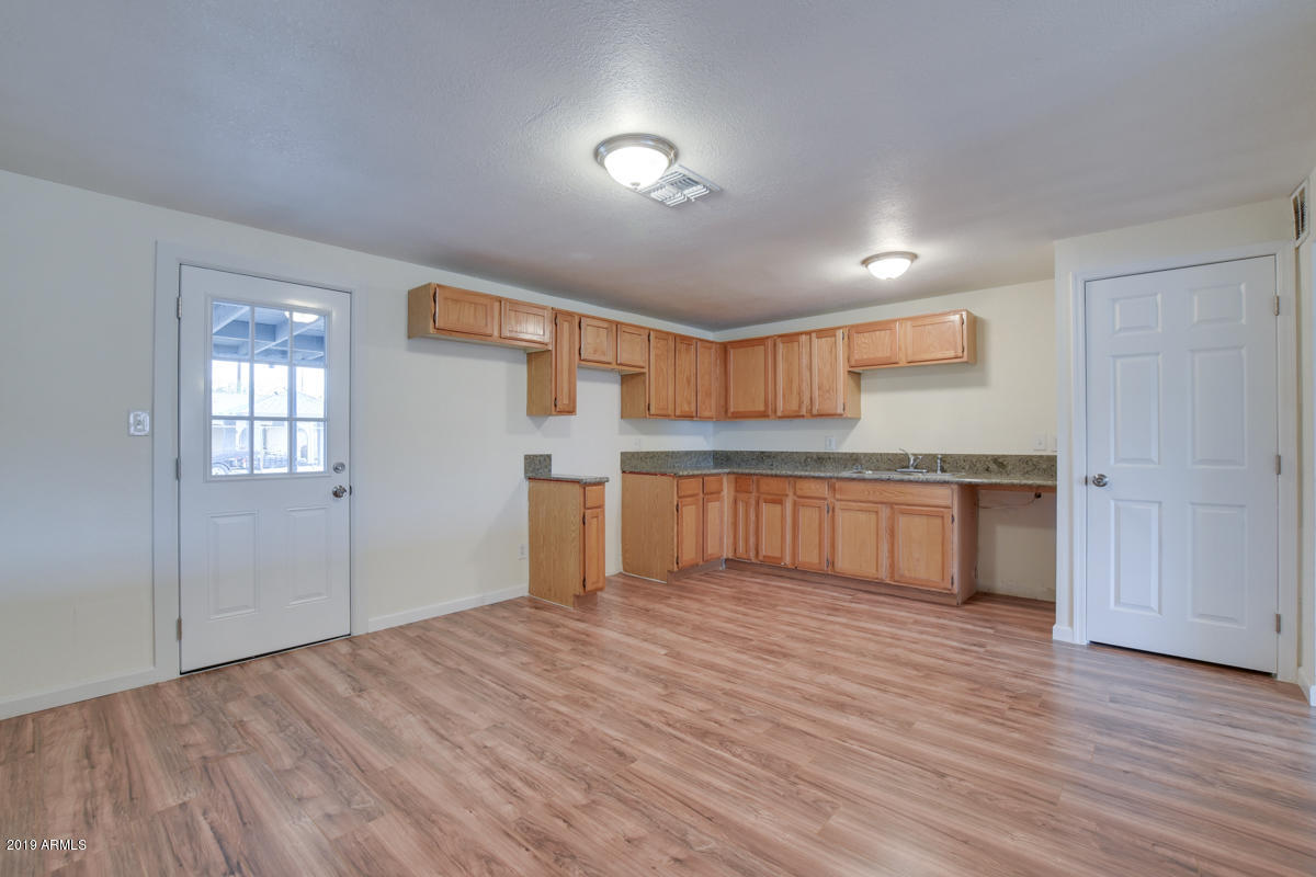 7102 West Granada Road Phoenix, AZ 85035 - Photo 11 of 32 7102-West-Granada-Road-20