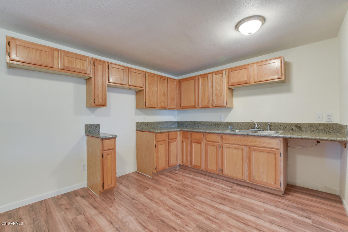 7102 West Granada Road Phoenix, AZ 85035 - Photo 12 of 32 7102-West-Granada-Road-21
