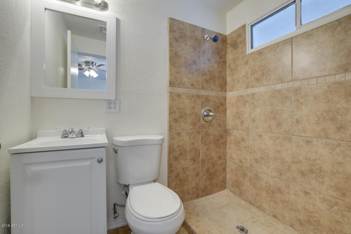 7102 West Granada Road Phoenix, AZ 85035 - Photo 17 of 32 7102-West-Granada-Road-26