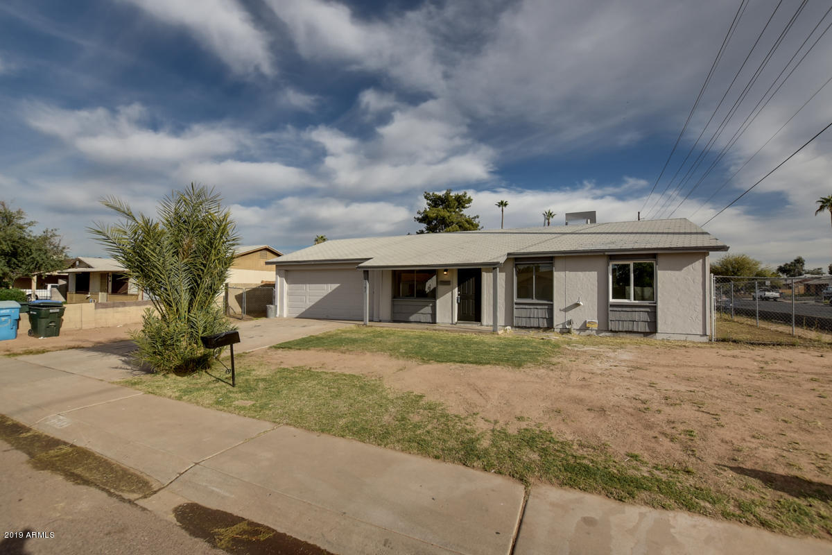 7102 West Granada Road Phoenix, AZ 85035 - Photo 3 of 32 7102-West-Granada-Road-12
