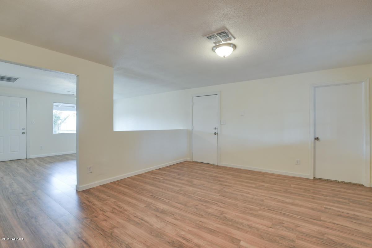 7102 West Granada Road Phoenix, AZ 85035 - Photo 10 of 32 7102-West-Granada-Road-19