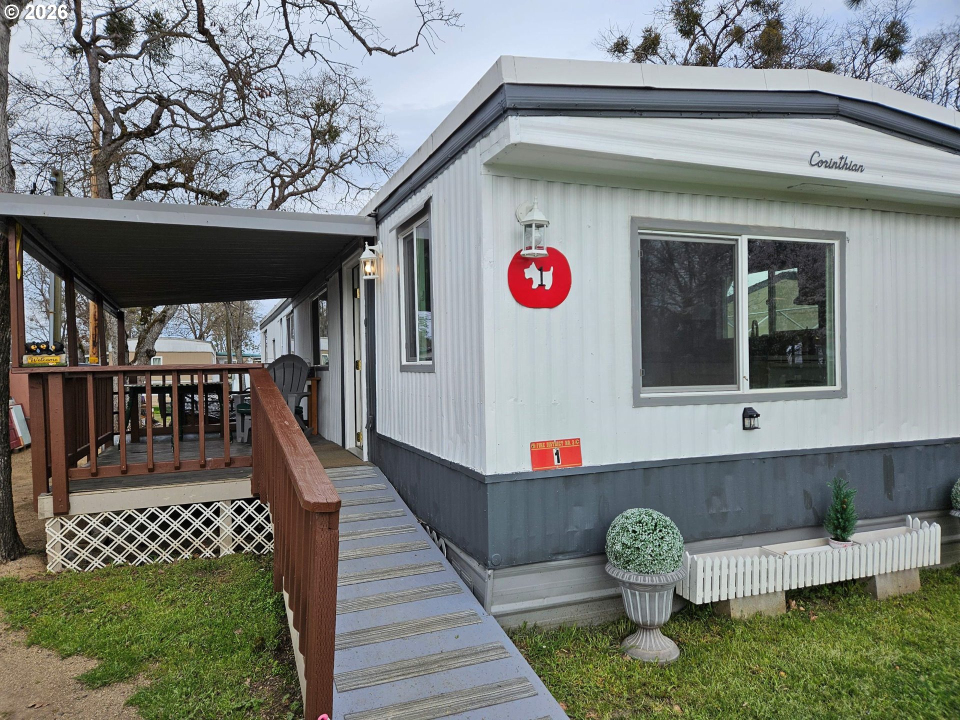 380 West Gregory Road, Unit 1 Central Point, OR 97502 - Photo 1 of 12