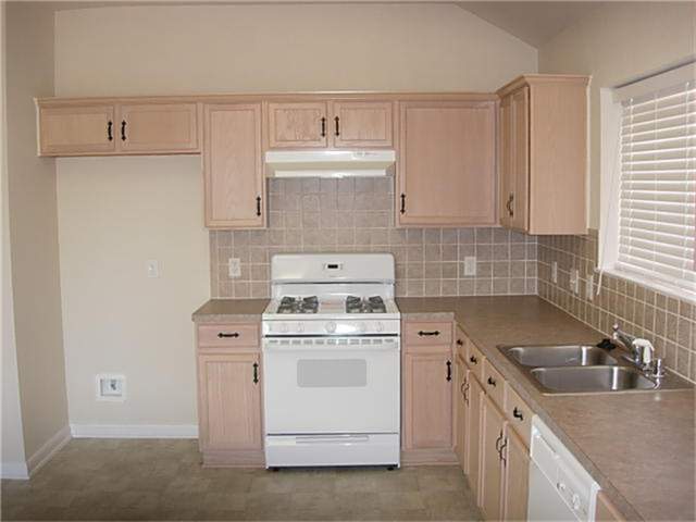29614 North Legends Bend Lane Spring, TX 77386 - Photo 4 of 12 GAS RANGE