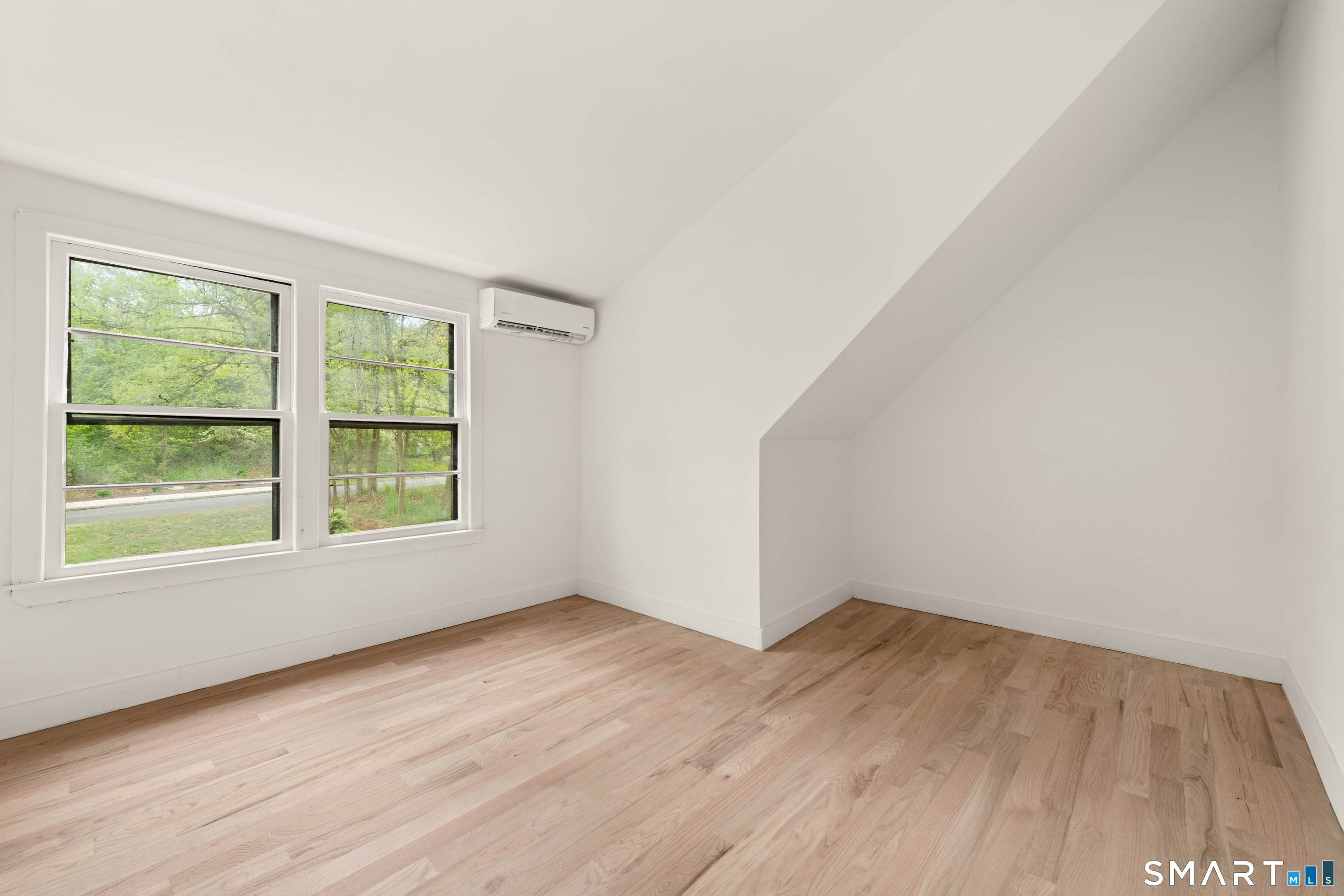 1335 Wolf Hill Road Cheshire, CT 06410 - Photo 11 of 17