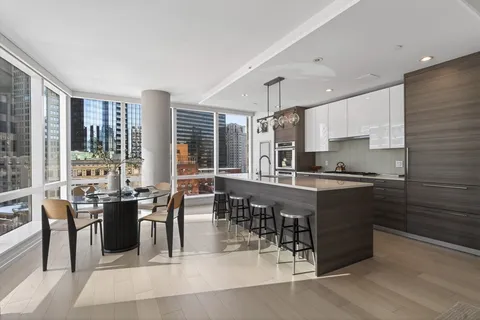 $1,735,000 | 1 Franklin Street, Unit 1408, Boston, MA 02110