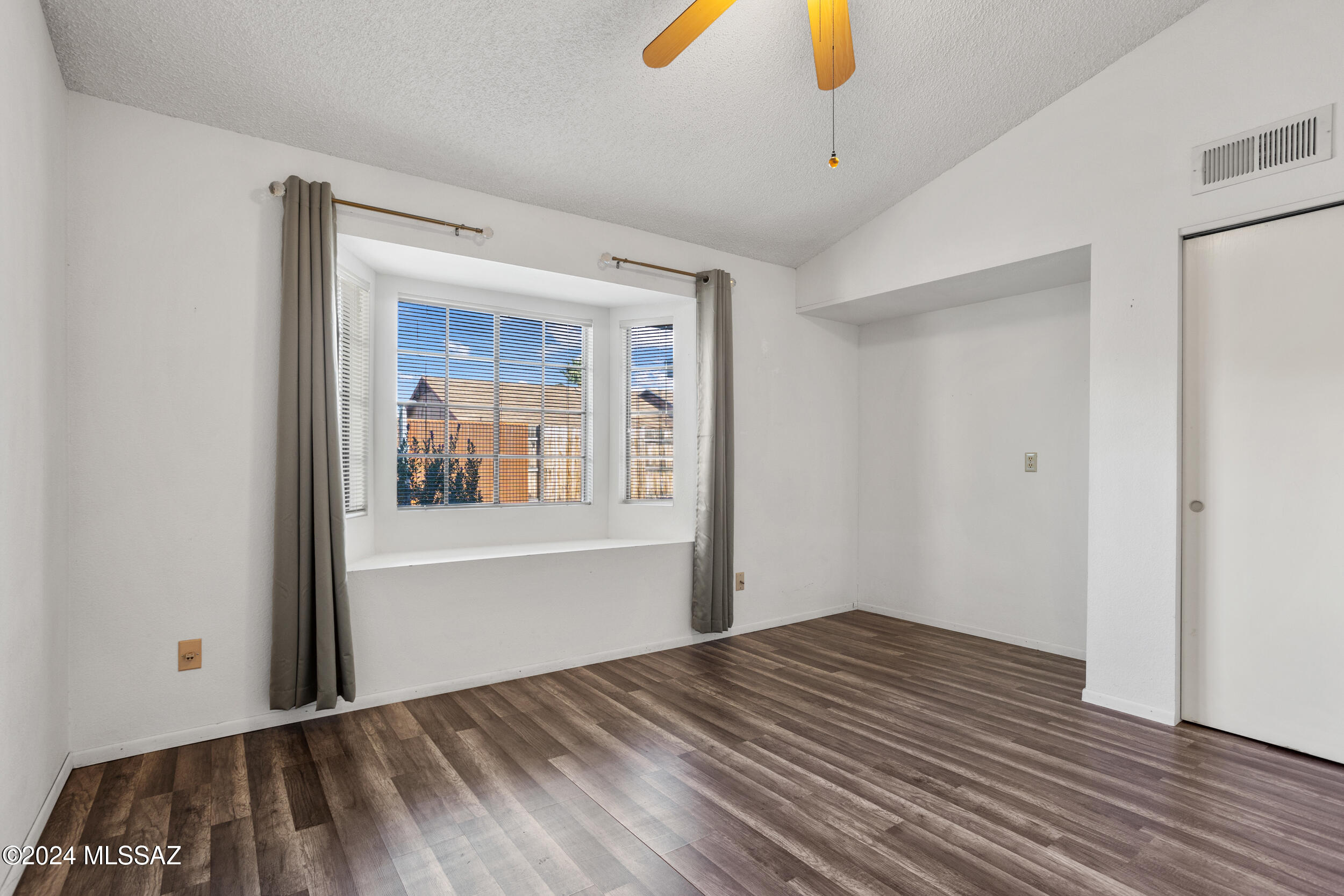 1684 Twin Ridge Road Tucson, AZ 85746 - Photo 15 of 28 Gallery Image 15