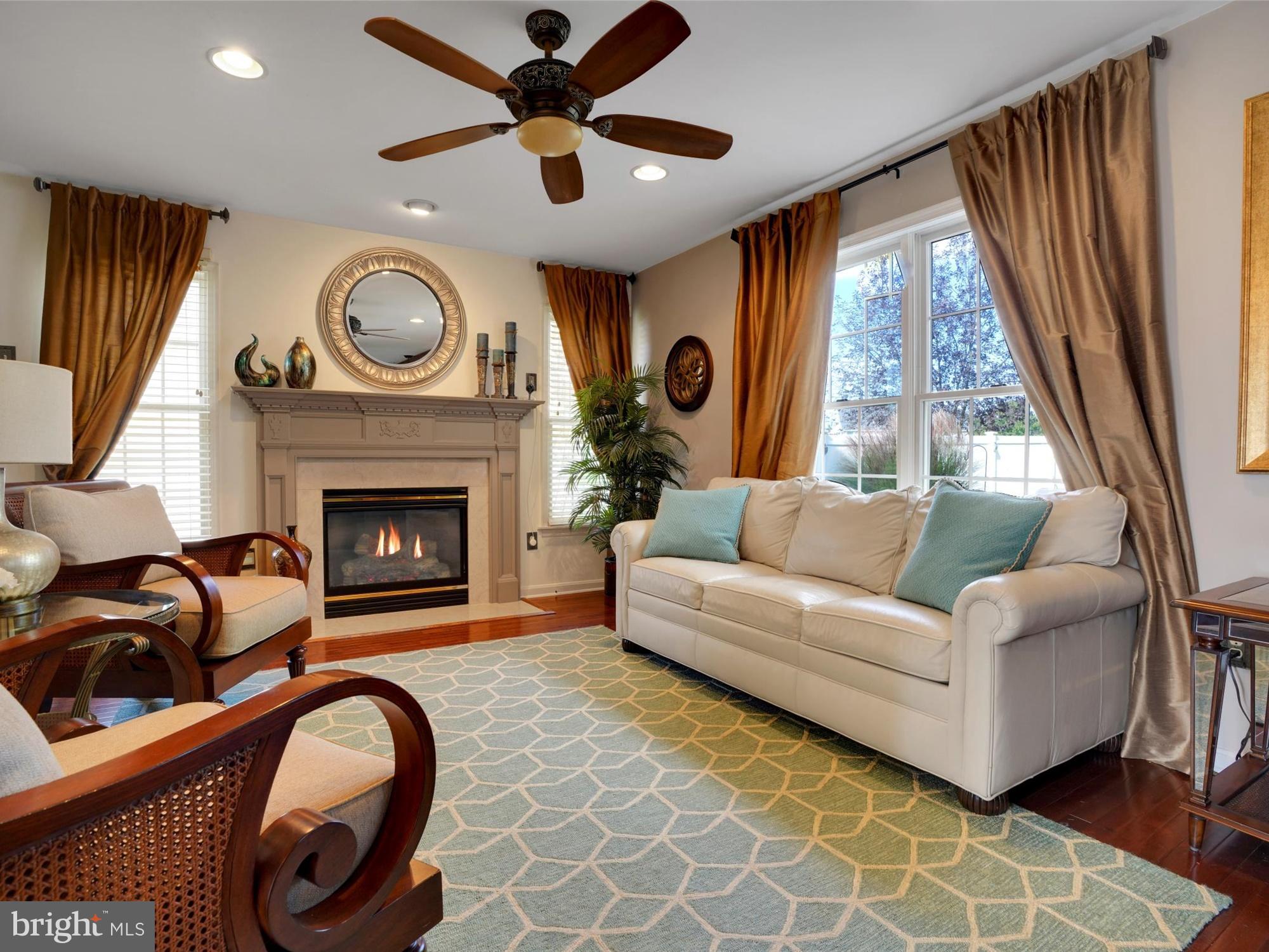 467 Old Farm Road Palmyra, PA 17078 - Photo 12 of 27 Living Room w/ Hardwood