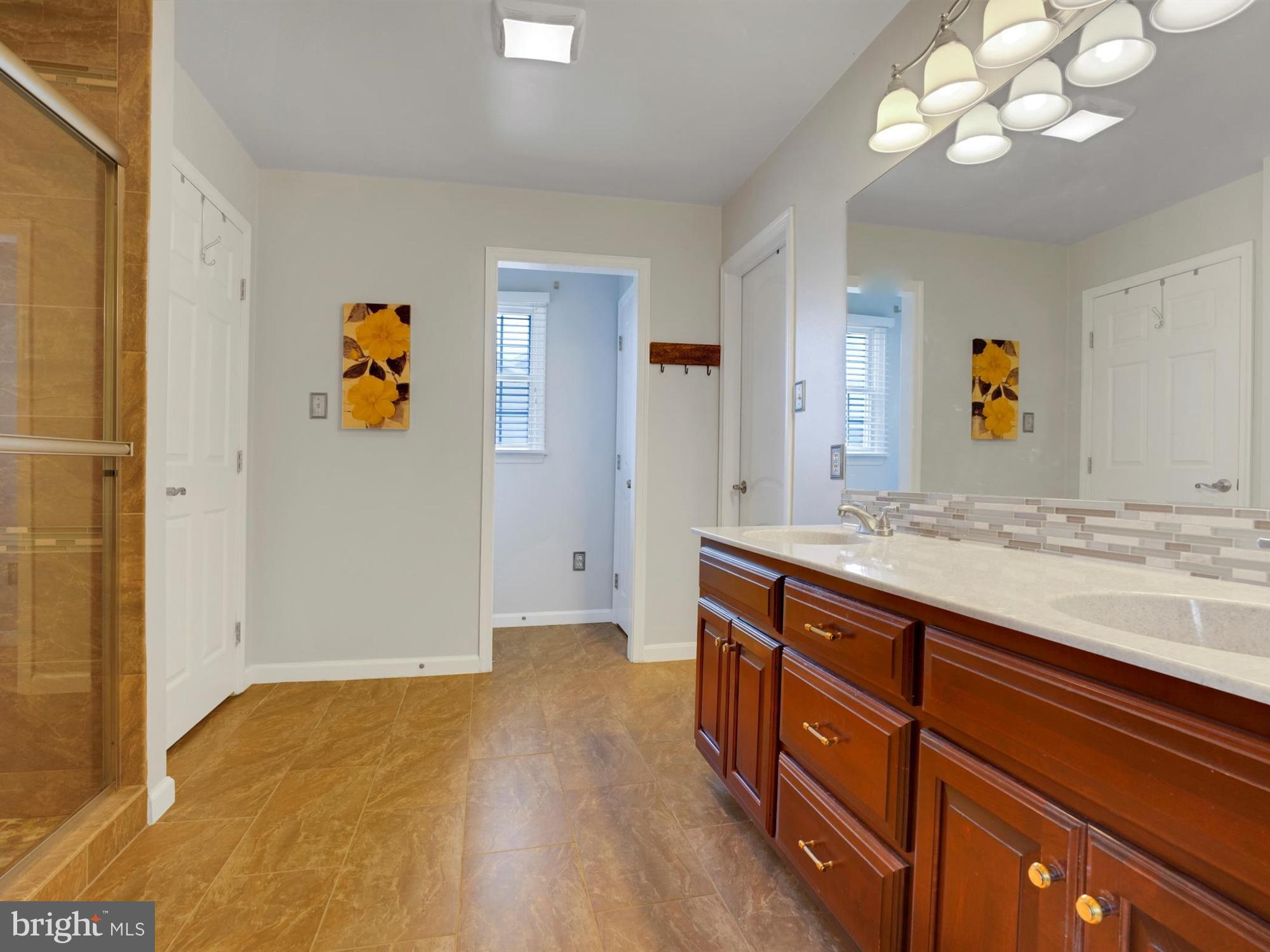 467 Old Farm Road Palmyra, PA 17078 - Photo 16 of 27 Master Bath w/Dual W/I Closets