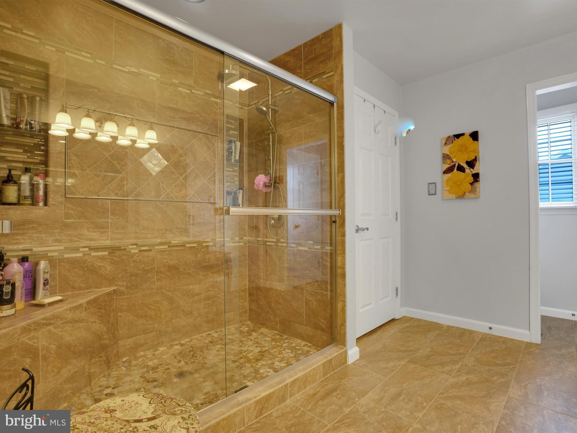 467 Old Farm Road Palmyra, PA 17078 - Photo 17 of 27 Custom Tile Shower