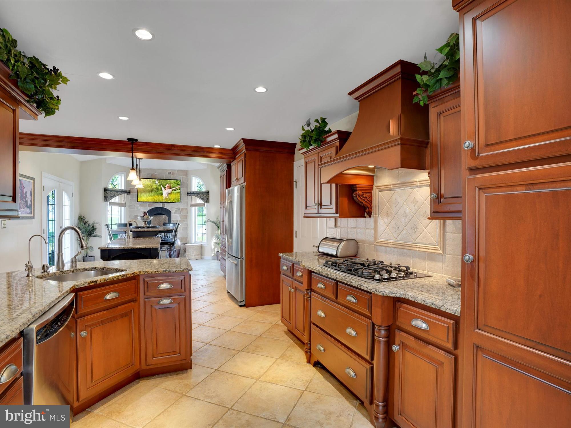467 Old Farm Road Palmyra, PA 17078 - Photo 5 of 27 Custom Kitchen w/ Venetian Tile Flooring