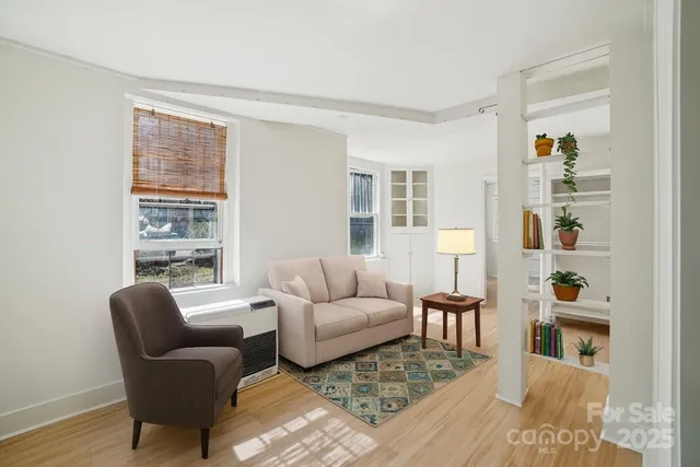 $745,000 | 31 Oakwood Street, Asheville, NC 28806