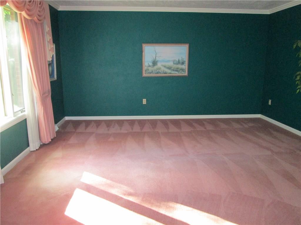 2340 Rochester Road Franklin Park, PA 15237 - Photo 12 of 24 Living Room