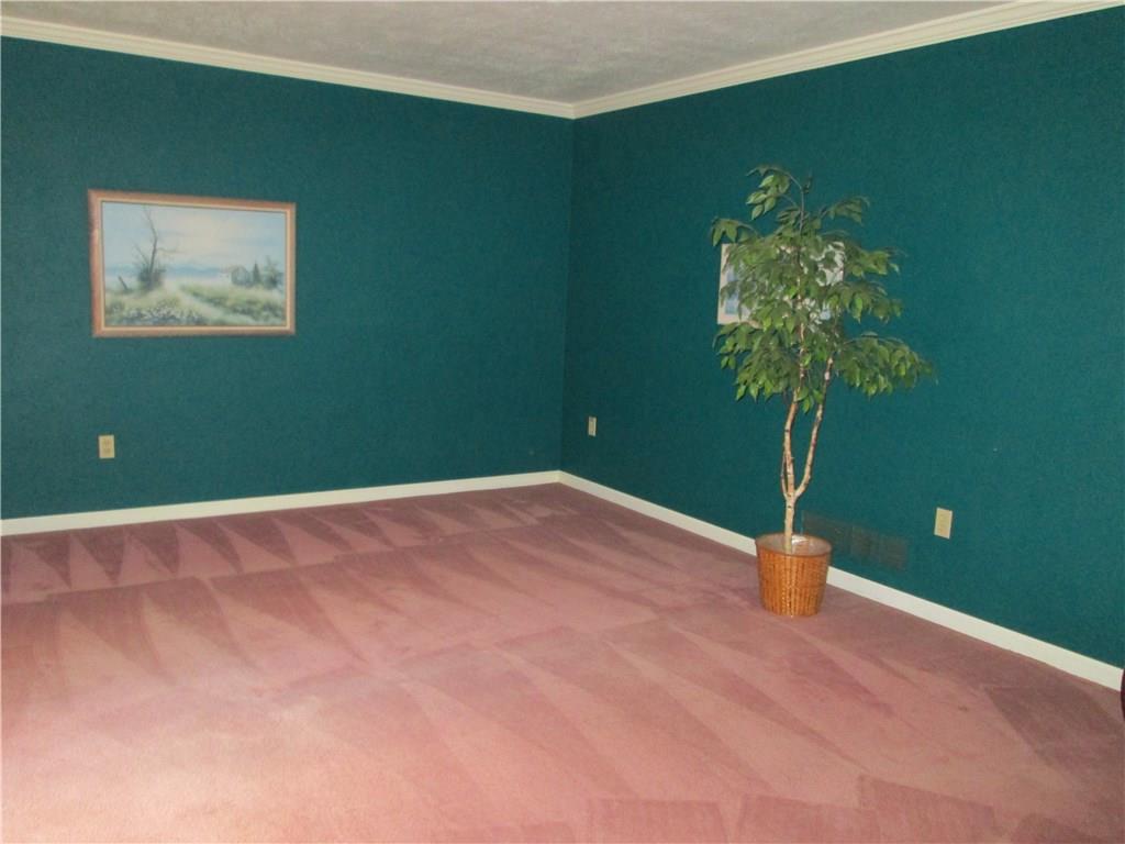 2340 Rochester Road Franklin Park, PA 15237 - Photo 13 of 24 Living Room