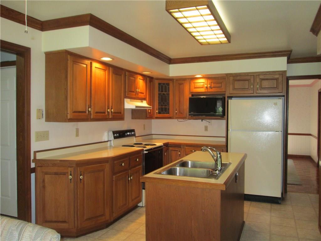 2340 Rochester Road Franklin Park, PA 15237 - Photo 5 of 24 Kitchen