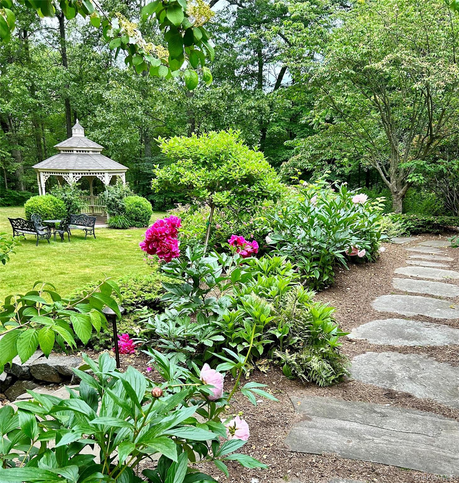 301 Whippoorwill Road Chappaqua, NY 10514 - Photo 13 of 19