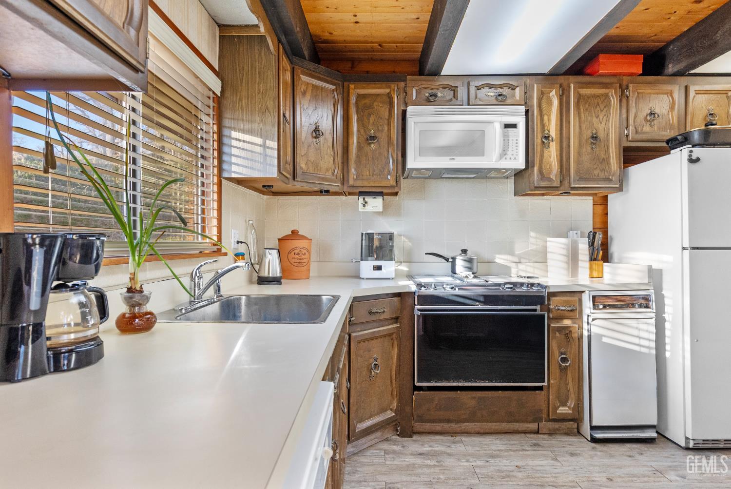 Undisclosed Address Tehachapi, CA 93561 - Photo 7 of 41