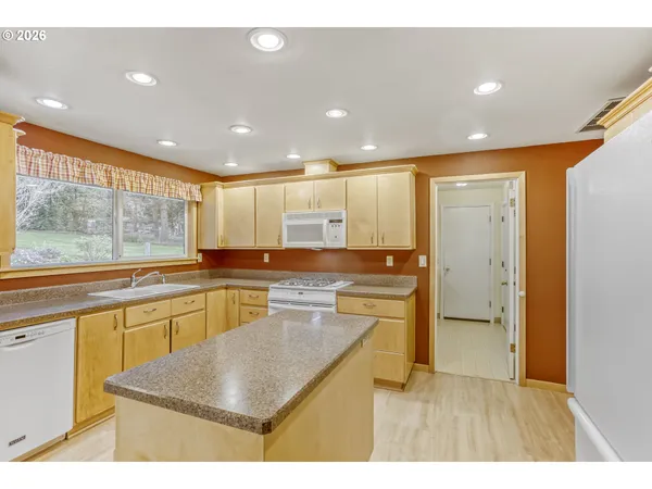 $699,000 | 21120 Southeast Lansing Lane, Damascus, OR 97089