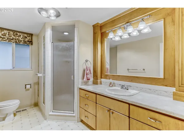 $699,000 | 21120 Southeast Lansing Lane, Damascus, OR 97089