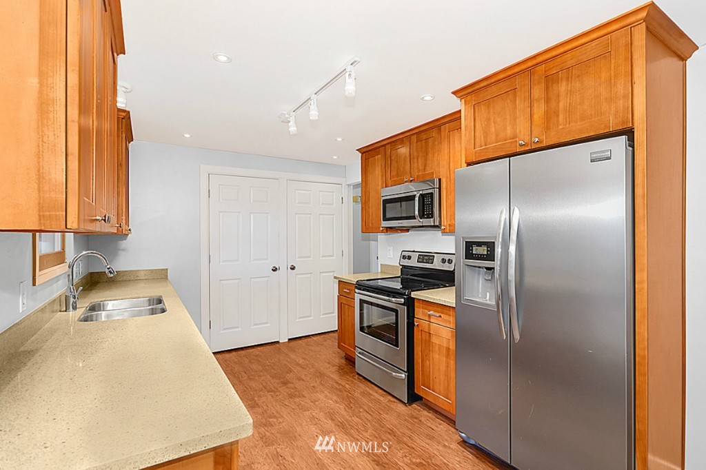 22131 17th Place West Bothell, WA 98021 - Photo 7 of 15
