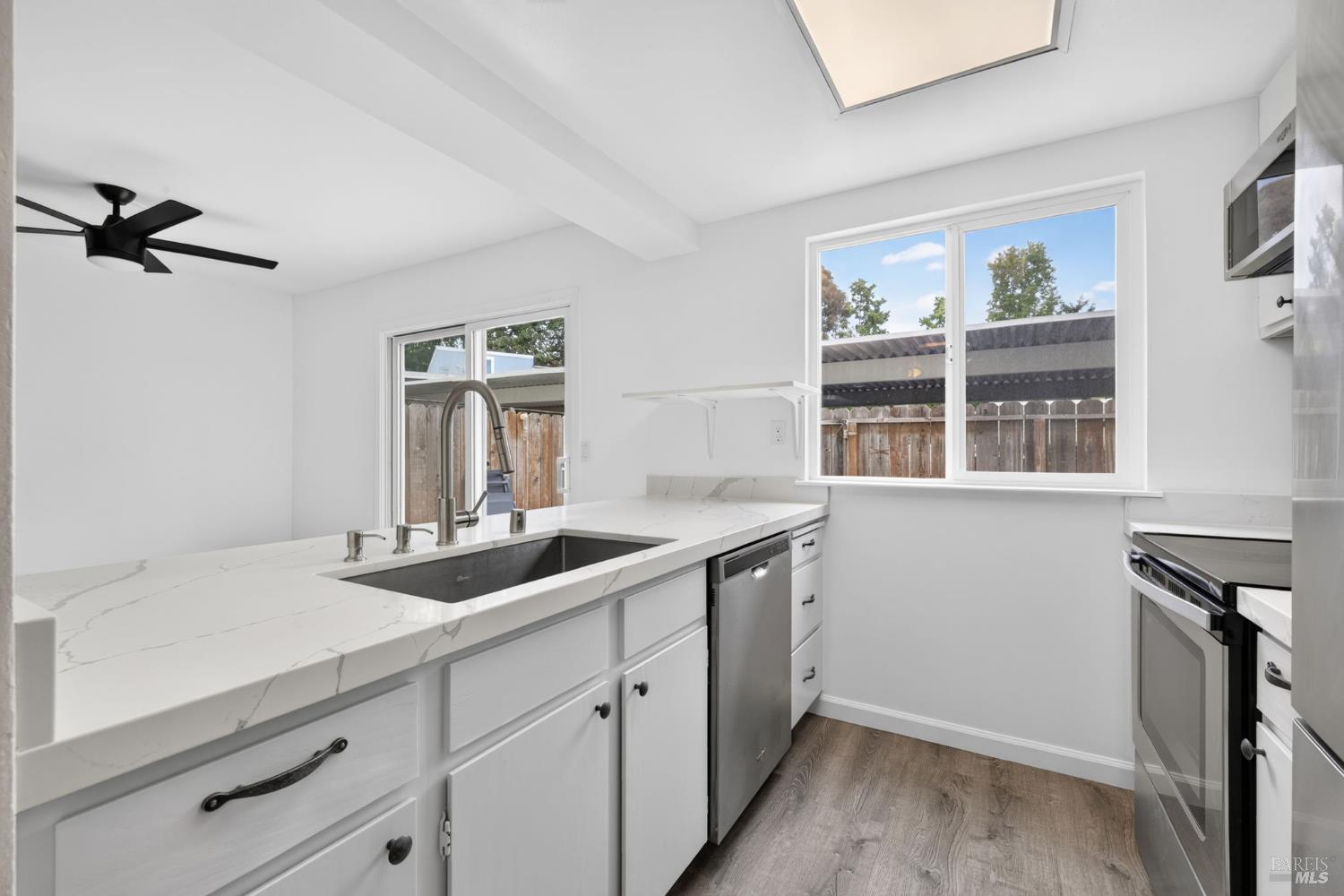 916 Sunnybrae Lane Novato, CA 94947 - Photo 11 of 27