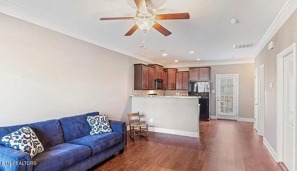 2312 Denham Way Powell, TN 37849 - Photo 4 of 20 4