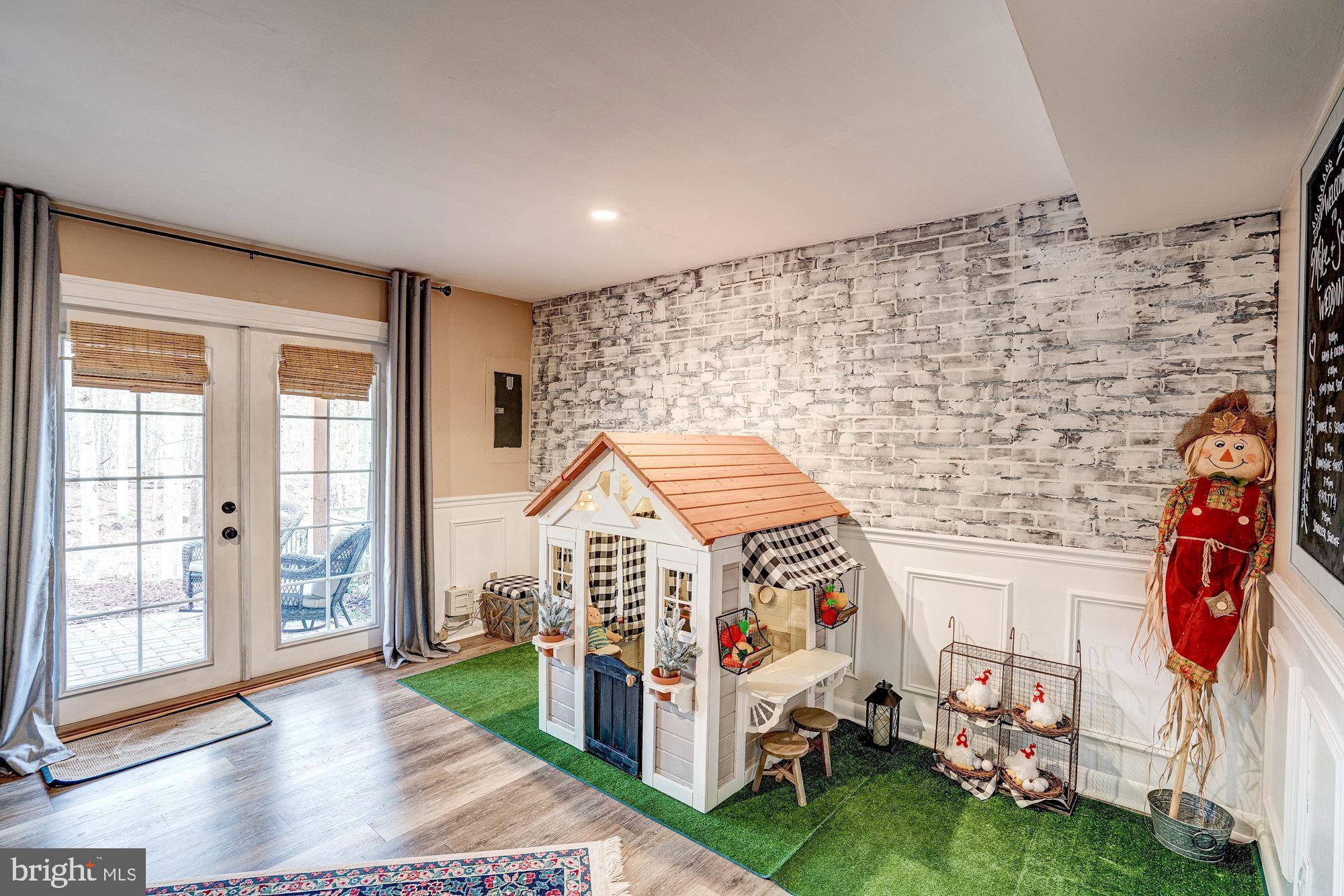 1614 Oak Spring Way Reston, VA 20190 - Photo 57 of 85 Family Room - Overflow Space to Get Creative With!