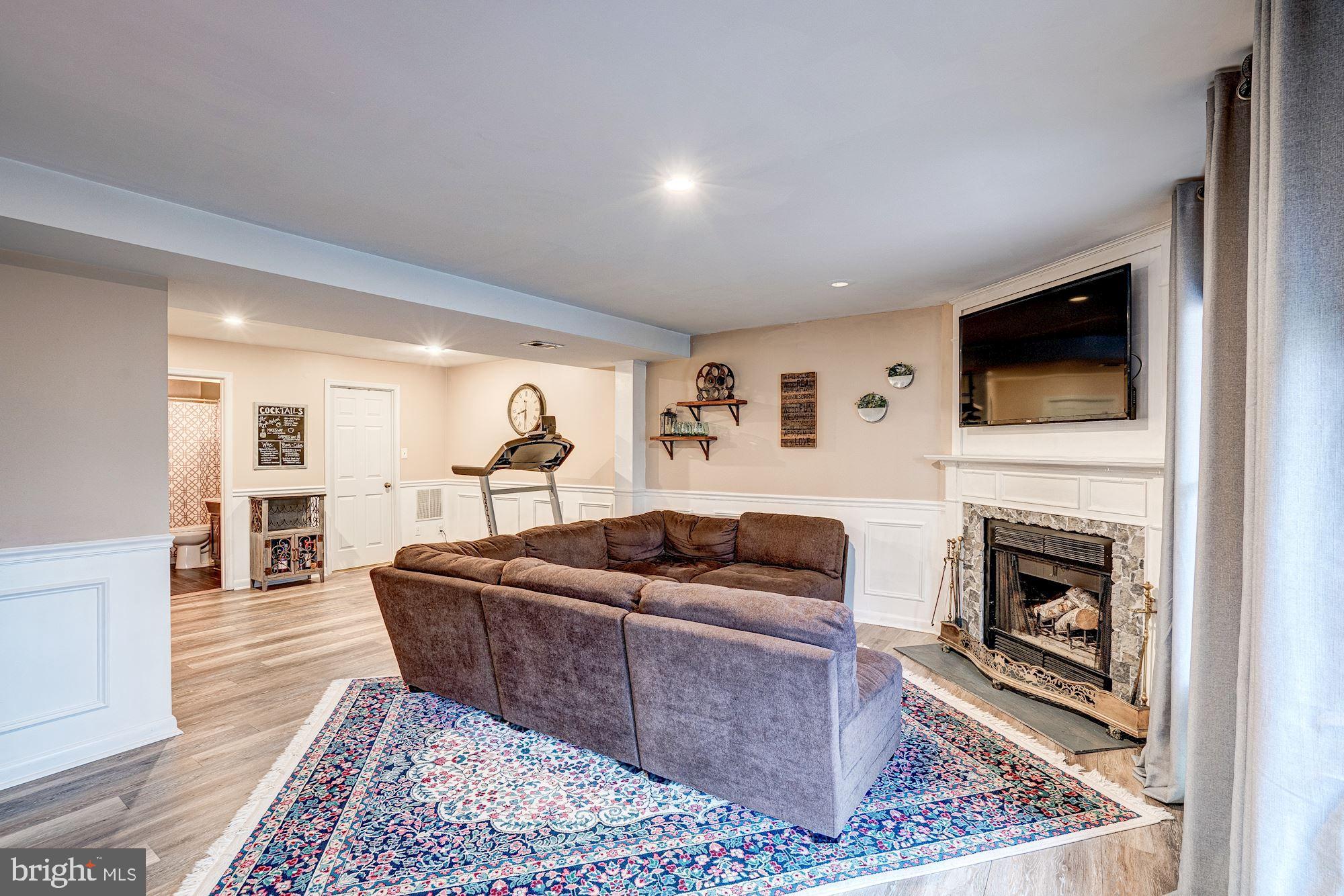 1614 Oak Spring Way Reston, VA 20190 - Photo 59 of 85 Family Room - Recess Lighting!