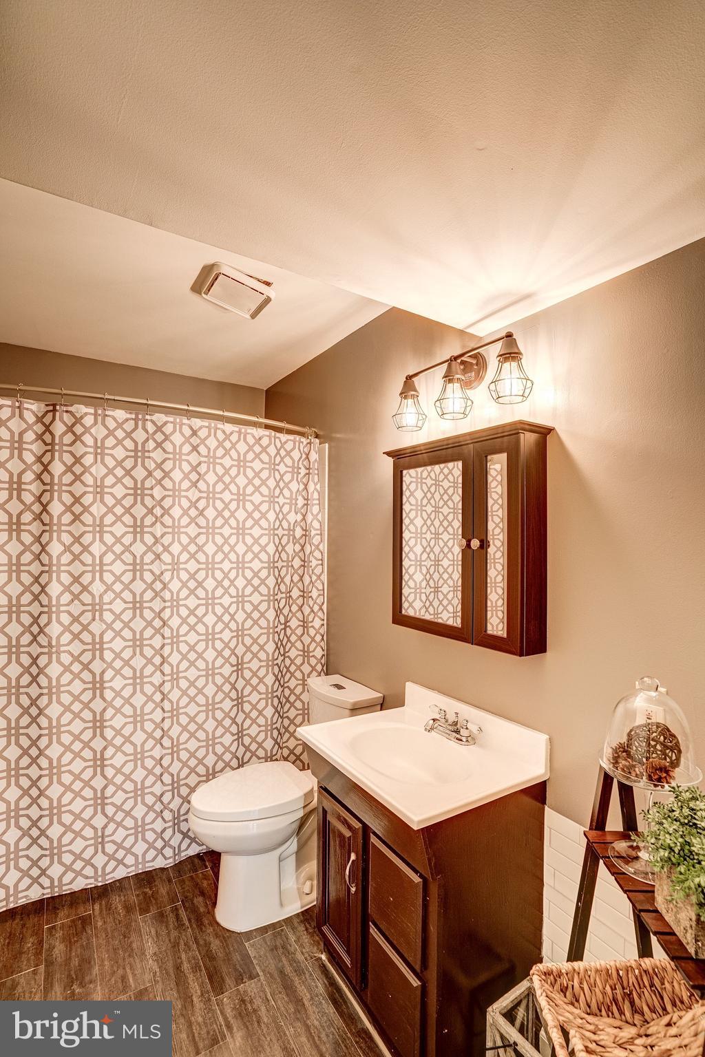 1614 Oak Spring Way Reston, VA 20190 - Photo 66 of 85 Full Bathroom #3 - Lower Level of Home