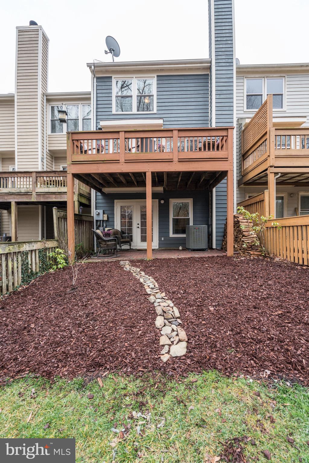 1614 Oak Spring Way Reston, VA 20190 - Photo 78 of 85 Exterior Rear of Home