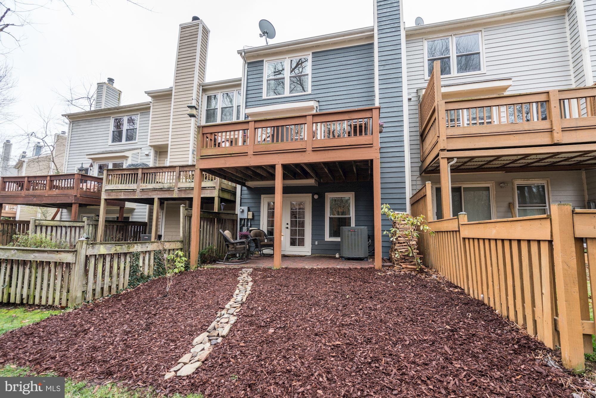 1614 Oak Spring Way Reston, VA 20190 - Photo 81 of 85 Exterior Rear of Home