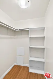 $599,000 | 1154 South Barrington Avenue, Unit 114, Los Angeles, CA 90049