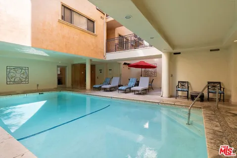 $599,000 | 1154 South Barrington Avenue, Unit 114, Los Angeles, CA 90049