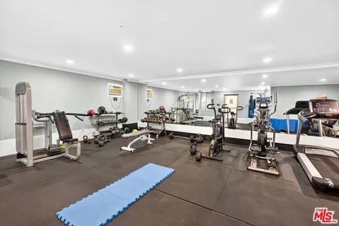 $599,000 | 1154 South Barrington Avenue, Unit 114, Los Angeles, CA 90049