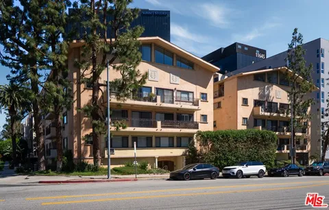 $599,000 | 1154 South Barrington Avenue, Unit 114, Los Angeles, CA 90049