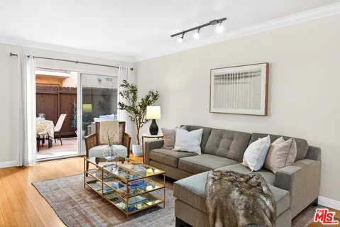 $599,000 | 1154 South Barrington Avenue, Unit 114, Los Angeles, CA 90049