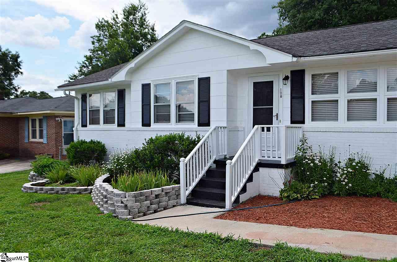 108 Farmington Road Greenville, SC 29605 - Photo 4 of 33