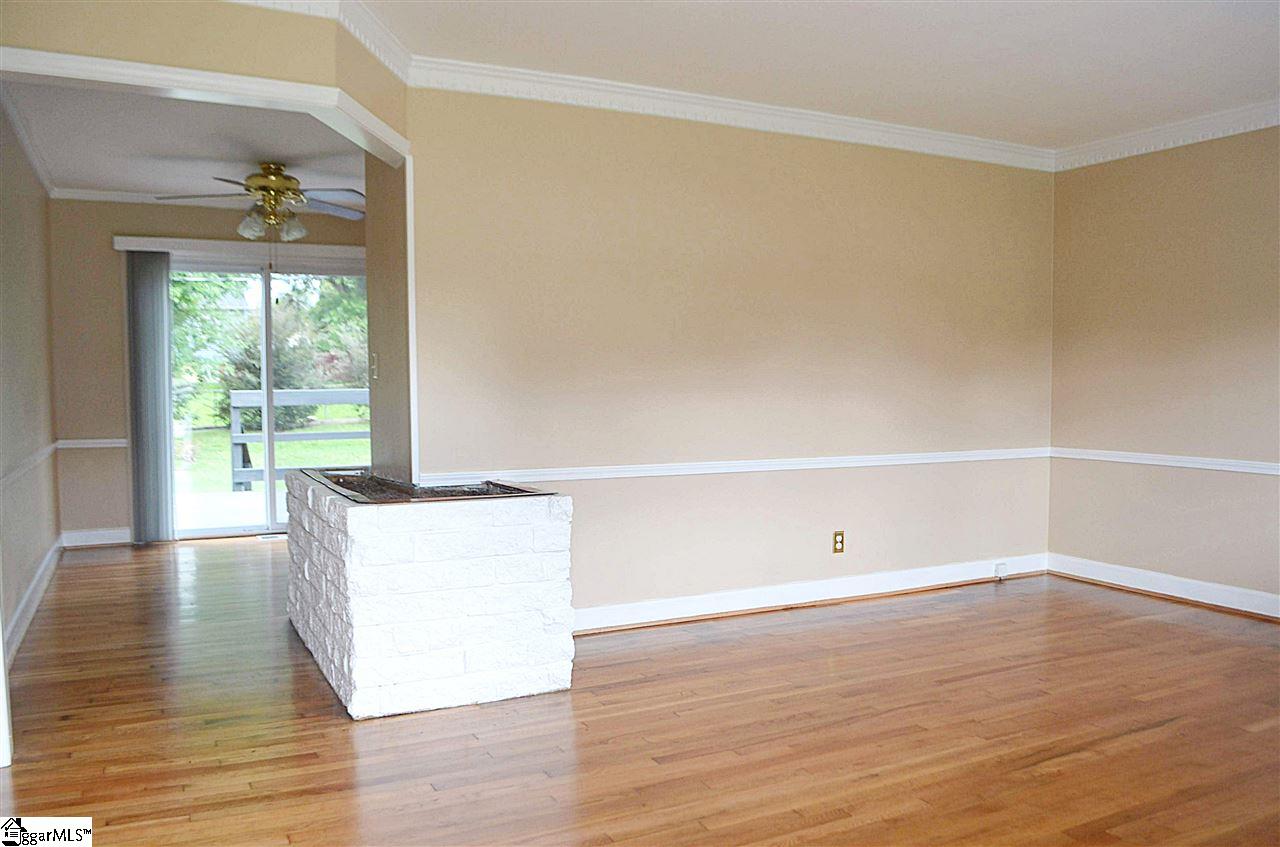 108 Farmington Road Greenville, SC 29605 - Photo 6 of 33